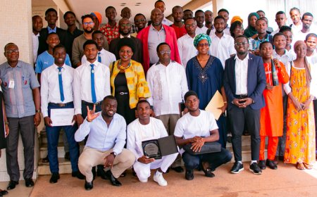 1ERE EDITION DE LA SEMAINE DE L’ENTREPRENEURIAT : LES ETUDIANTS DE L’INP-HB REÇOIVENT LA CULTURE D’ENTREPRENDRE