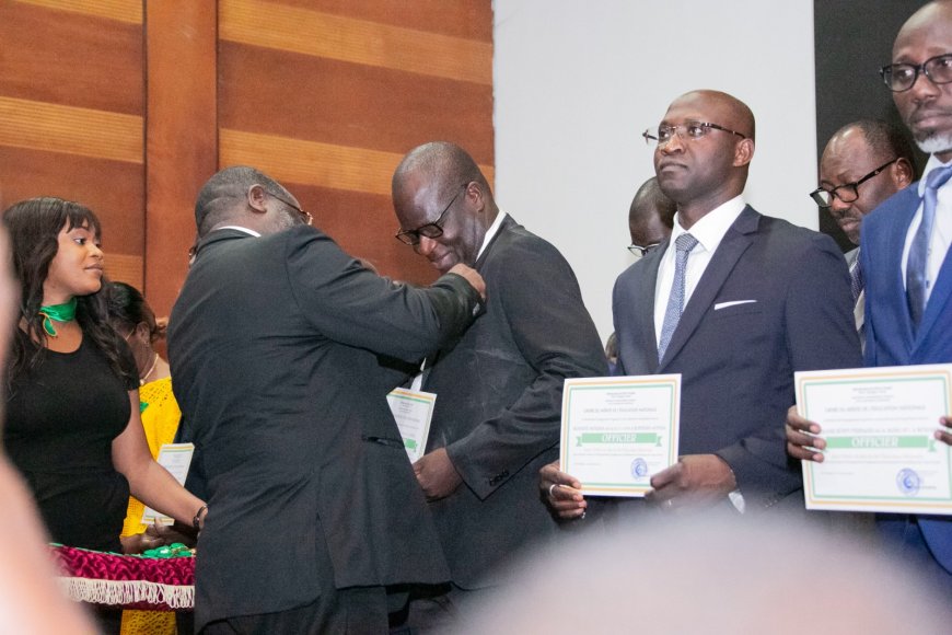 L'INP-HB honoré lors de la cérémonie de remise de médailles de l'Ordre de l'Éducation Nationale