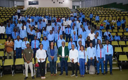 L'INP-HB CAREER CENTER FORME A L’INSERTION PROFESIONNELLE LES FUTURS ETUDIANTS DIPLOMES